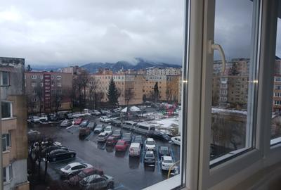 Apartament cu 2 camere decomandat în Florilor