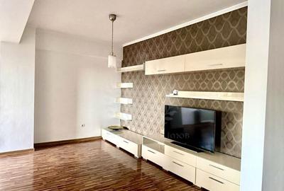 //3 CAMERE// ZONA 9MAI// LOC DE PARCARE// - 1