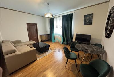Apartament cu 2 camere semidecomandat, mobilat în Central