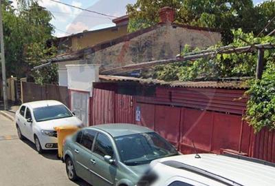 Casă cu 4 camere în Eroii Revoluției