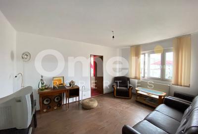 Apartament cu 3 camere semidecomandat în Vasile Alecsandri