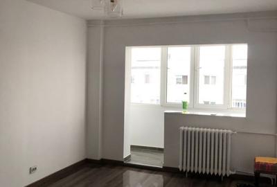 Apartament cu 2 camere decomandat în Vitan
