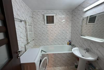 Apartament cu 3 camere, Loc Parcare, Centrala Propie - PROPIETAR - 9