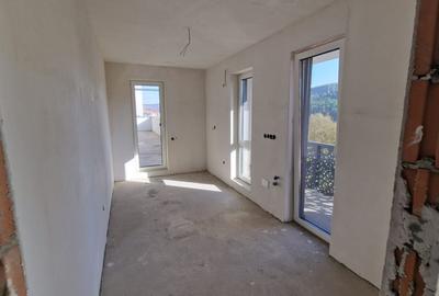 Apartament cu 2 camere, 54 mp si terasa de 75 mp, zona Vivo - 6