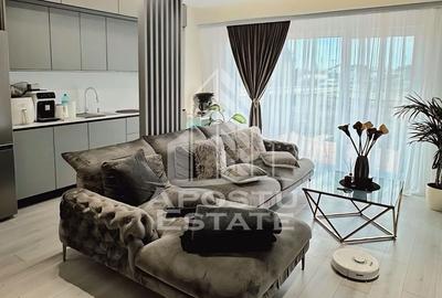 Apartament cu 3 camere semidecomandat, mobilat în Aradului