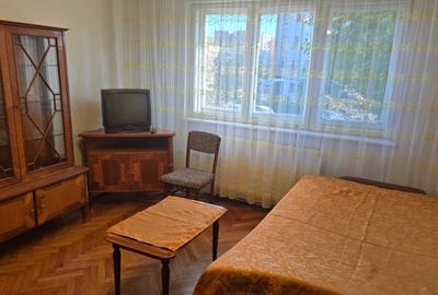 Vand apartament 2 camere semidecomandat in Deva, etaj 1 - 1