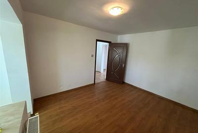 Apartament cu 3 camere de vanzare, zona Piata Moldovei - 4