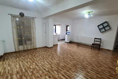 Casă individuală cu 4 camere în Central