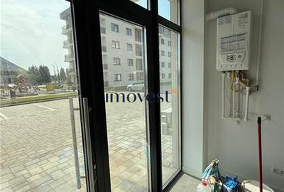 Spatiu comercial cu 3 locuri de parcare in complexul Smarald - 9
