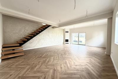 Duplex cu 5 camere în Dumbrăvița