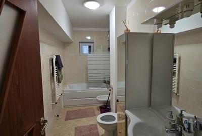 Apartament cu 2 camere decomandat în Vișani