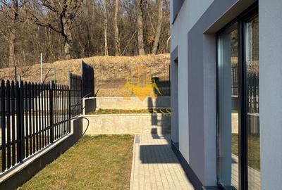 Duplex lux, de închiriat, 5 camere, parcare, curte, terasă,220mp teren - 18