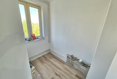 Vanzare garsoniera  zona Astra Str.Soarelui etajul 4 din 9 bloc cu 2 lifturi - 2