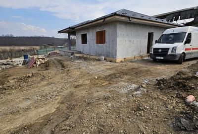 Se vinde casa 80% finalizata langa lac Dumbrava - Iasi sau se contracteaza si se - 8