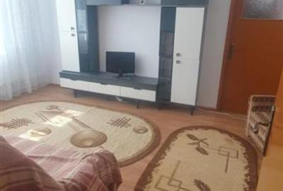 Apartament cu 3 camere semidecomandat, mobilat în Apollo