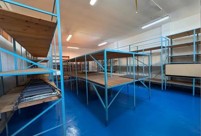 Depozit 150m2, dotat cu rafturi, in zona comerciala excelenta! - 1