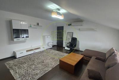 Apartament semidecomand, 58 mp, mansarda, Cartier Bariera Valcii, zona Biserica - 1