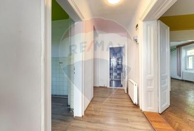 Casă / Vilă cu 6 camere de vânzare în zona Elisabetin - 9
