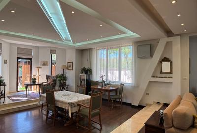 Casă individuală cu 8 camere în Pipera