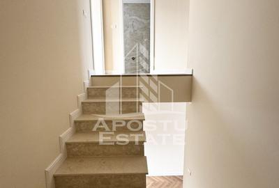 Duplex cu perete dublu, 4 camere si 3 bai finalizat, toate utilitatile - 15