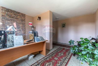 Unitate turistică cu 20 camere de vânzare în Timisu de Jos, DN1 - 10