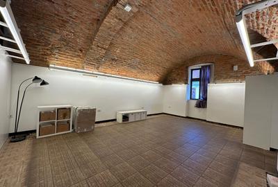 Spatiu comercial în Piața Unirii - 155 mp - 24