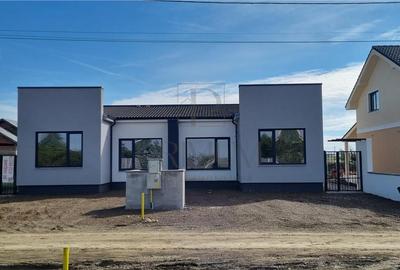 Duplex cu 4 camere în Moșnița Nouă