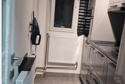 Apartament cu 2 camere semidecomandat, mobilat în Berceni