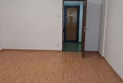 Garsoniera bloc 1980, Gorjului, Militari - 4