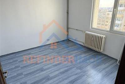 Apartament de vanzare cu 3 camere, zona Trapezului - Metrou 1 Decembrie 1918 - 2