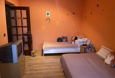 Apartament 4 camere , zona centrala - Inspectoratul Scolar ,suprafata 109 mp , e - 9