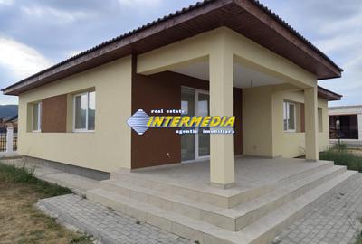 Casa Noua pe un nivel cu 4 camere cu terasa si toate utilitatile - 4