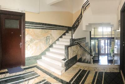 Două Apartamente de Vânzare Împreună în Bloc Interbelic Art Deco I Renovate - 1