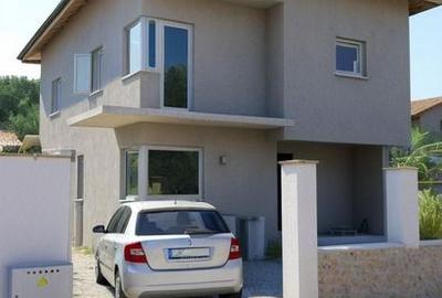 Casă individuală Domnești - curte 400 mp, 4 camere, utilități - 1