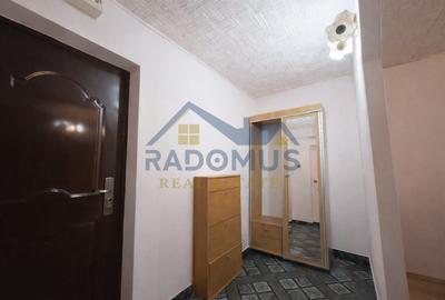 Garsonieră compartimentată în 2 camere - Blv. Republicii - Mobilată - 2