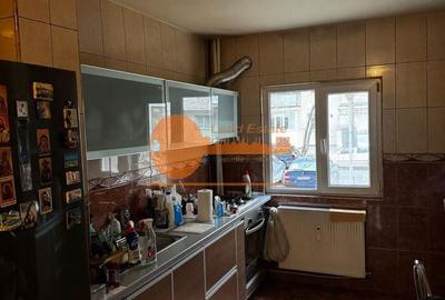 Apartament cu 3 camere Drumul Taberei (Bloc din 1980) - 6