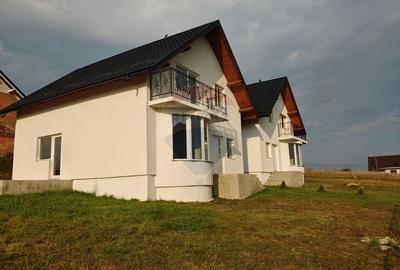 Casă / Vilă individuală cu 560 mp teren, de vânzare în Scheia, Suceava - 9