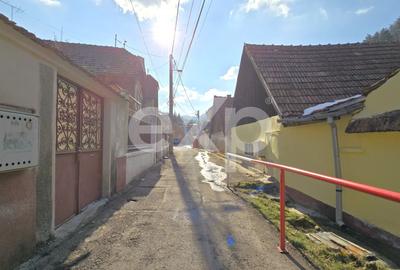 Casă cu potențial în Schei – cu front la două străzi | Strada Egalității - 6