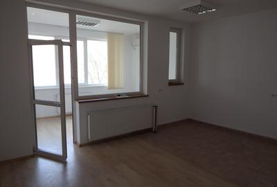 Spatiu birouri sau cabinet zona centala - 1