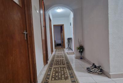 Inel II - 3 Camere decomandate confort 0, etaj 1/4, centrala gaze - 125.000euro - 5