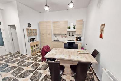 Apartament 3 camere, boxa, pod, parcare, Centru,  zona B-dul Eroilor - 16