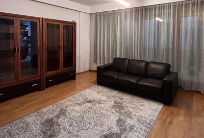 Apartament cu 3 camere decomandat, mobilat în Băneasa