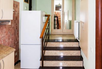 Apartament  central   STAR  renovat complect  de 74 m - 9