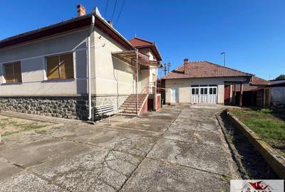 Casă individuală cu 4 camere în Central