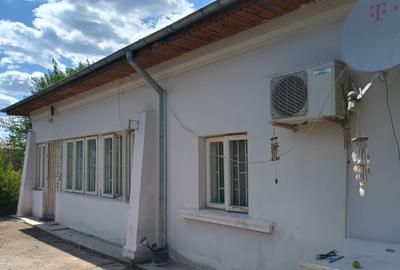 Singureni Stejaru casa intre paduri, cu teren 1600mp - 2