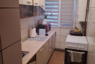 Apartament cu 3 camere in Alexandru cel Bun-Rond 28