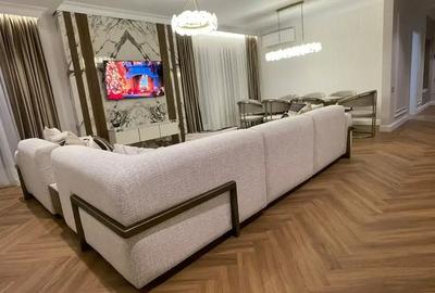 Casă cu 8 camere în Pipera