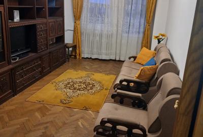 Apartament cu 3 camere decomandat, mobilat în Tomis I