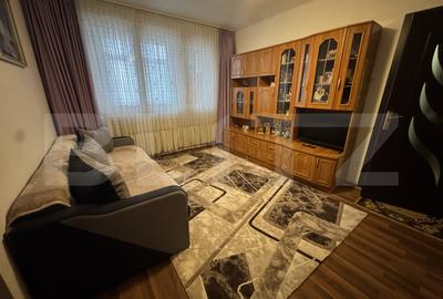 Apartament cu 3 camere semidecomandat, mobilat în Splai Bahlui