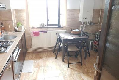 Partial Mobilat - Utilat 3 camere, zona Bariera,etaj 6 - 8